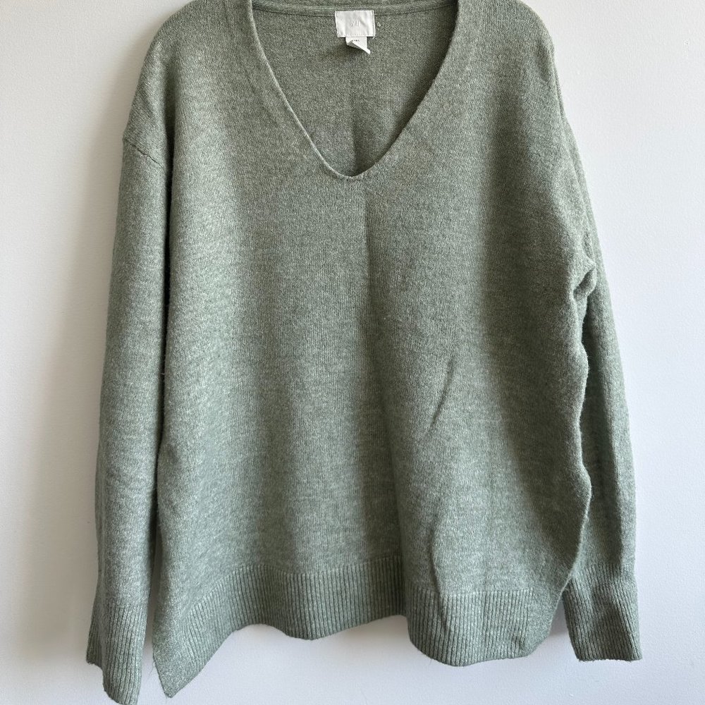 H&M Oversized Green Gray V-Neck Sweater Split Hem Size S